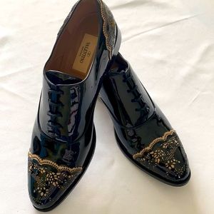 Valentino Sz-37.5 black patent loafers